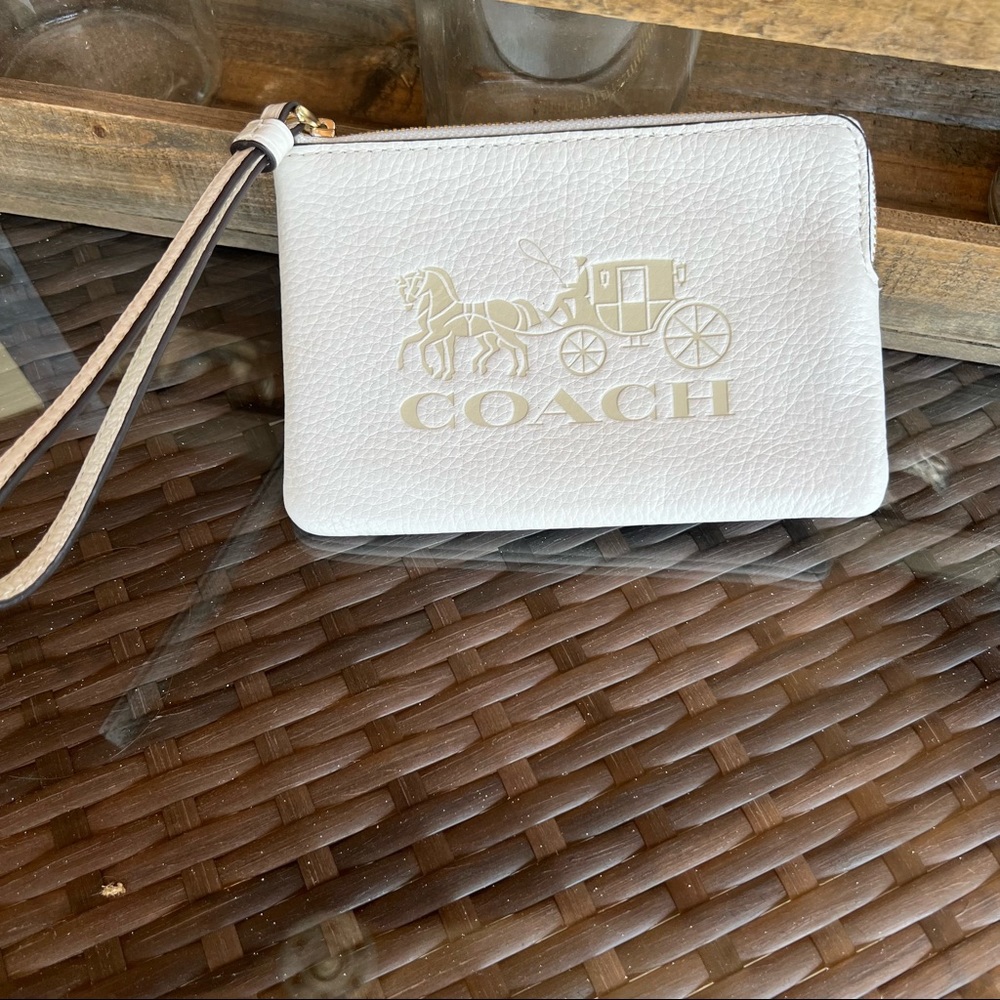 Coach JES Chalk White Pebbled Leather Corner Zip Wristlet in EUC.